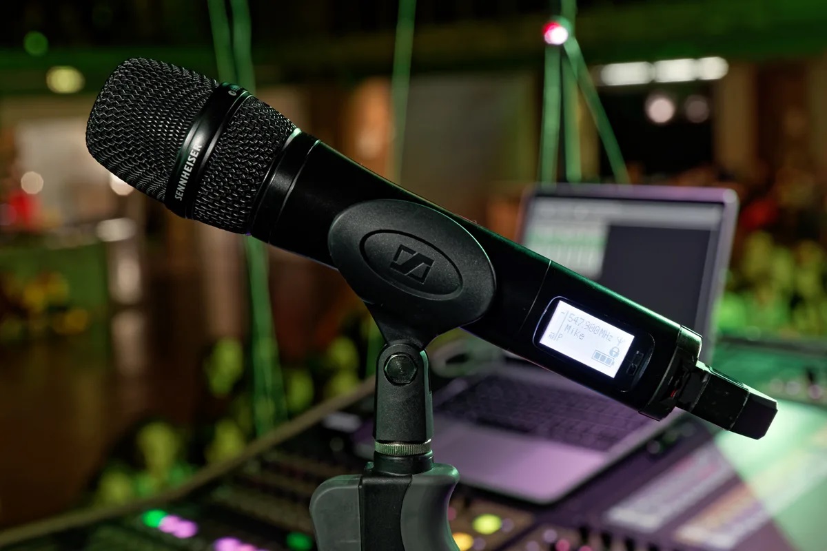 3 micro không dây “xịn xò” nhất cho âm thanh biểu diễn sân khấu