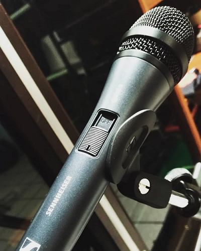 Một số lưu ý khi sử dụng micro Sennheiser E835